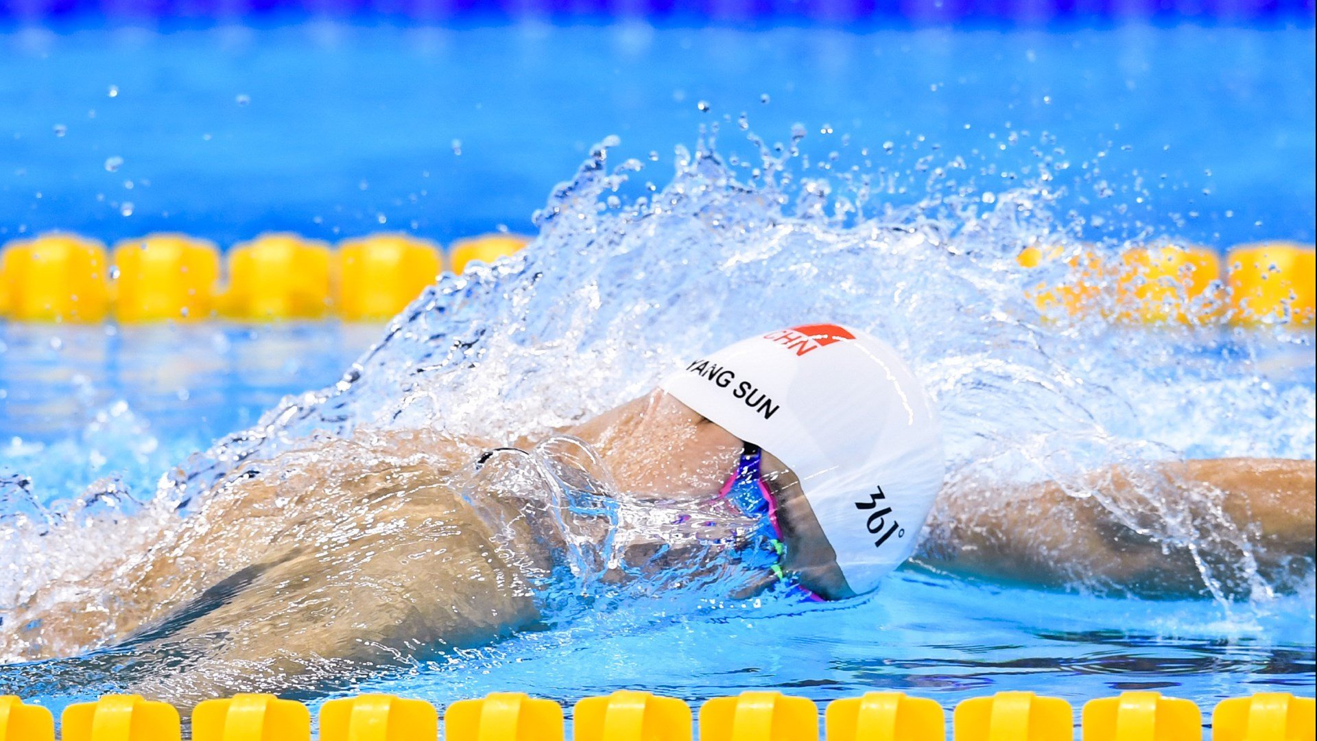 比赛中，蒂伊展现出“全能战士”的风采，攻防两端表现都是精品！